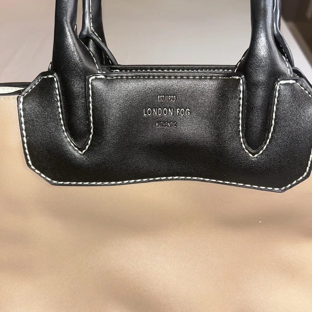 London Fog Handbag with crossbody strap good condition Black Tan‎